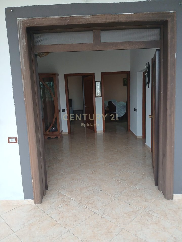 Villa for Sale in Arapaj