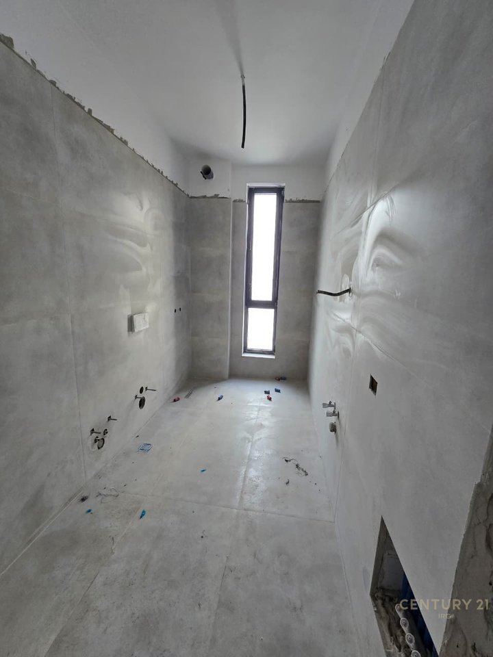 APARTAMENT 1+1 PER SHITJE TEK BULEVARDI I RI!