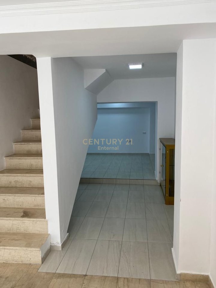 Center - Commercial Environment at Piazza, Totally Invested 120m2