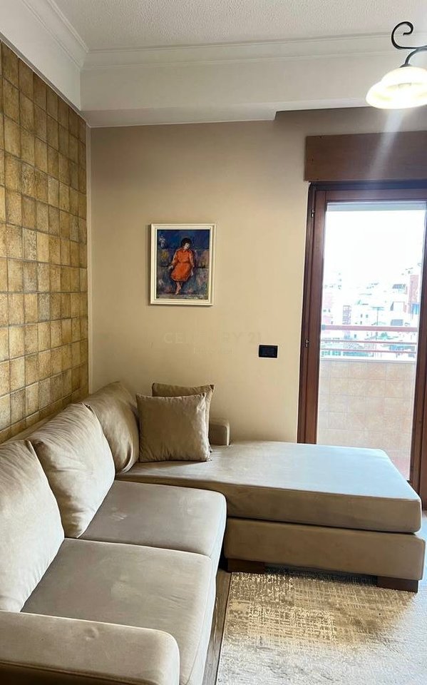 Qender - Tek 9 Katshet 2+1+2 Modern Per Qera