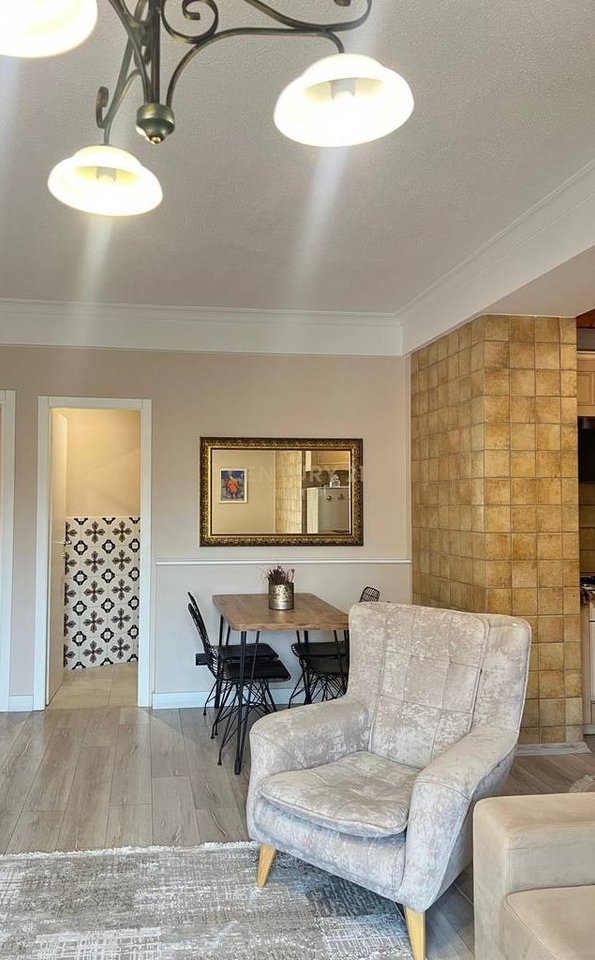 Qender - Tek 9 Katshet 2+1+2 Modern Per Qera