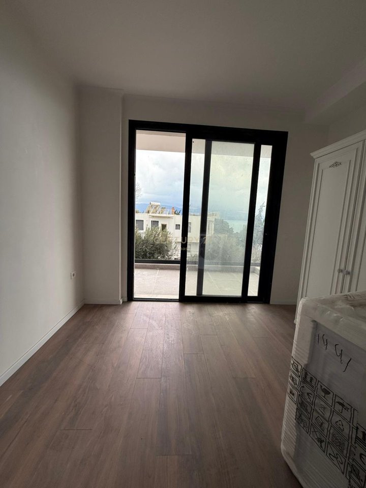 Exclusive Investment: Openspace Studio with Sea View and Pool, Vlore