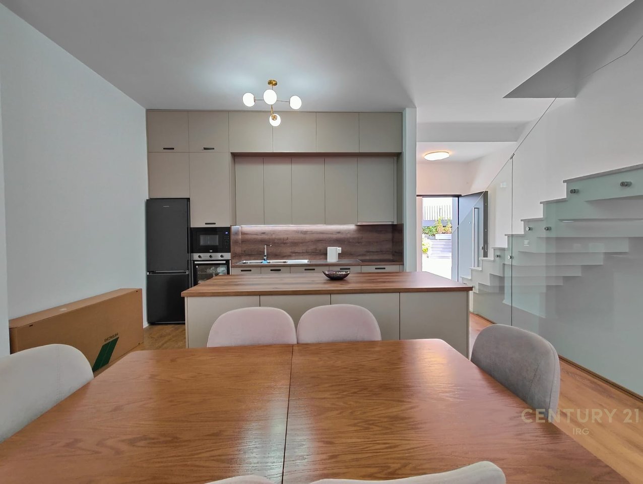 Jepet Vile per Qira tek Rezidenca Mandarine TEG!