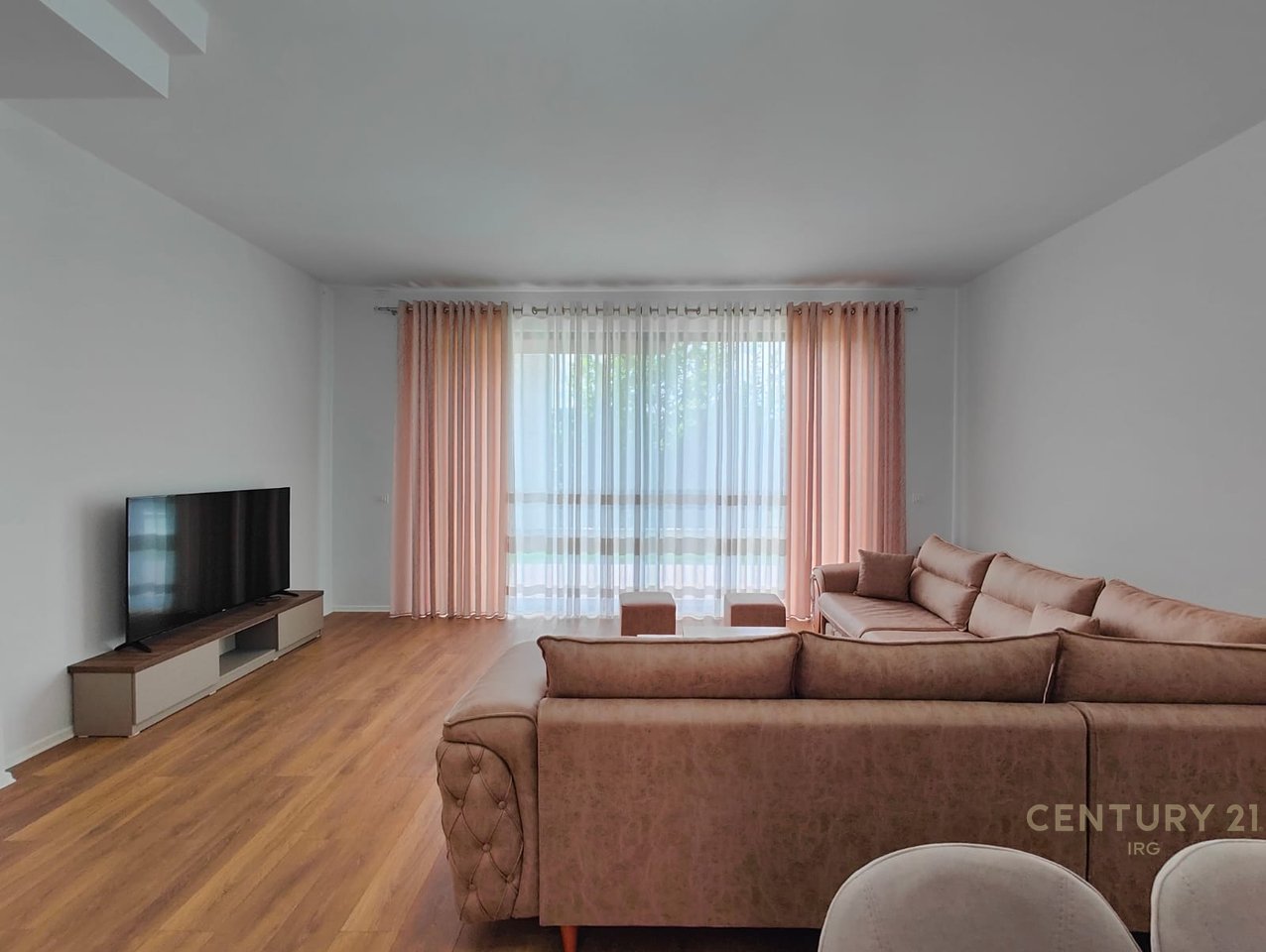 Jepet Vile per Qira tek Rezidenca Mandarine TEG!