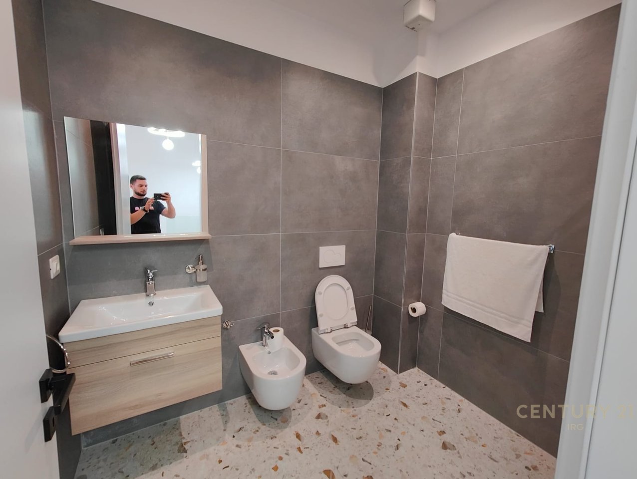 Jepet Vile per Qira tek Rezidenca Mandarine TEG!