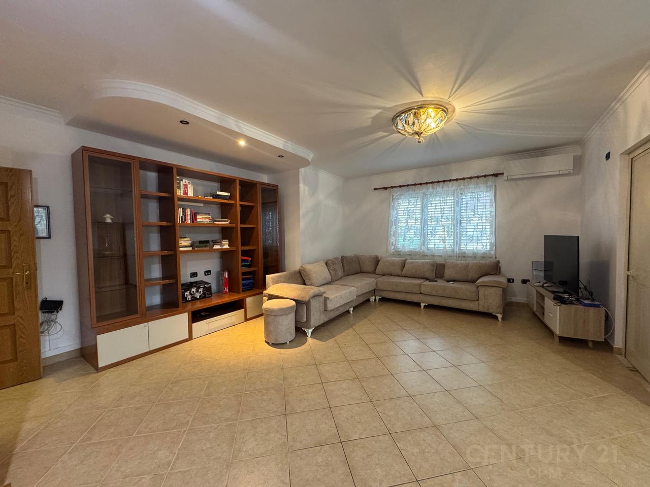 JAPIM PER QIRA APARTAMENT TEK LIQENI ARTIFICIAL!