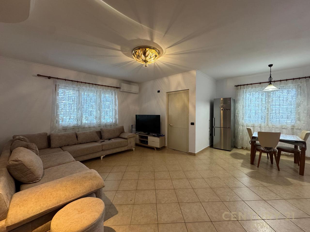 JAPIM PER QIRA APARTAMENT TEK LIQENI ARTIFICIAL!