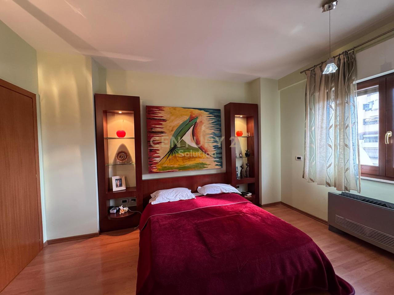 SHESIM APARTAMENT 2+1+2 TEK KOMUNA E PARISIT!