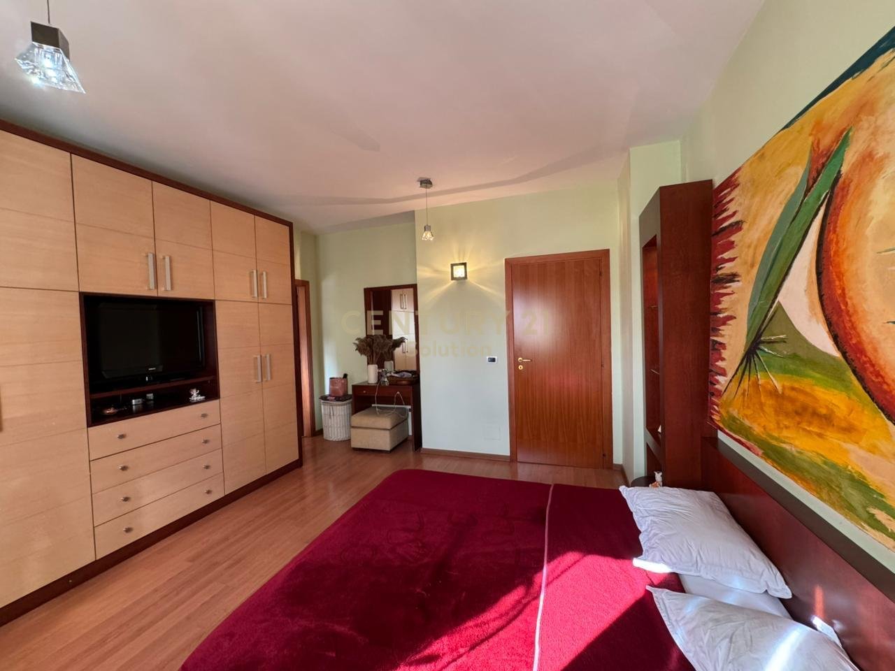 SHESIM APARTAMENT 2+1+2 TEK KOMUNA E PARISIT!