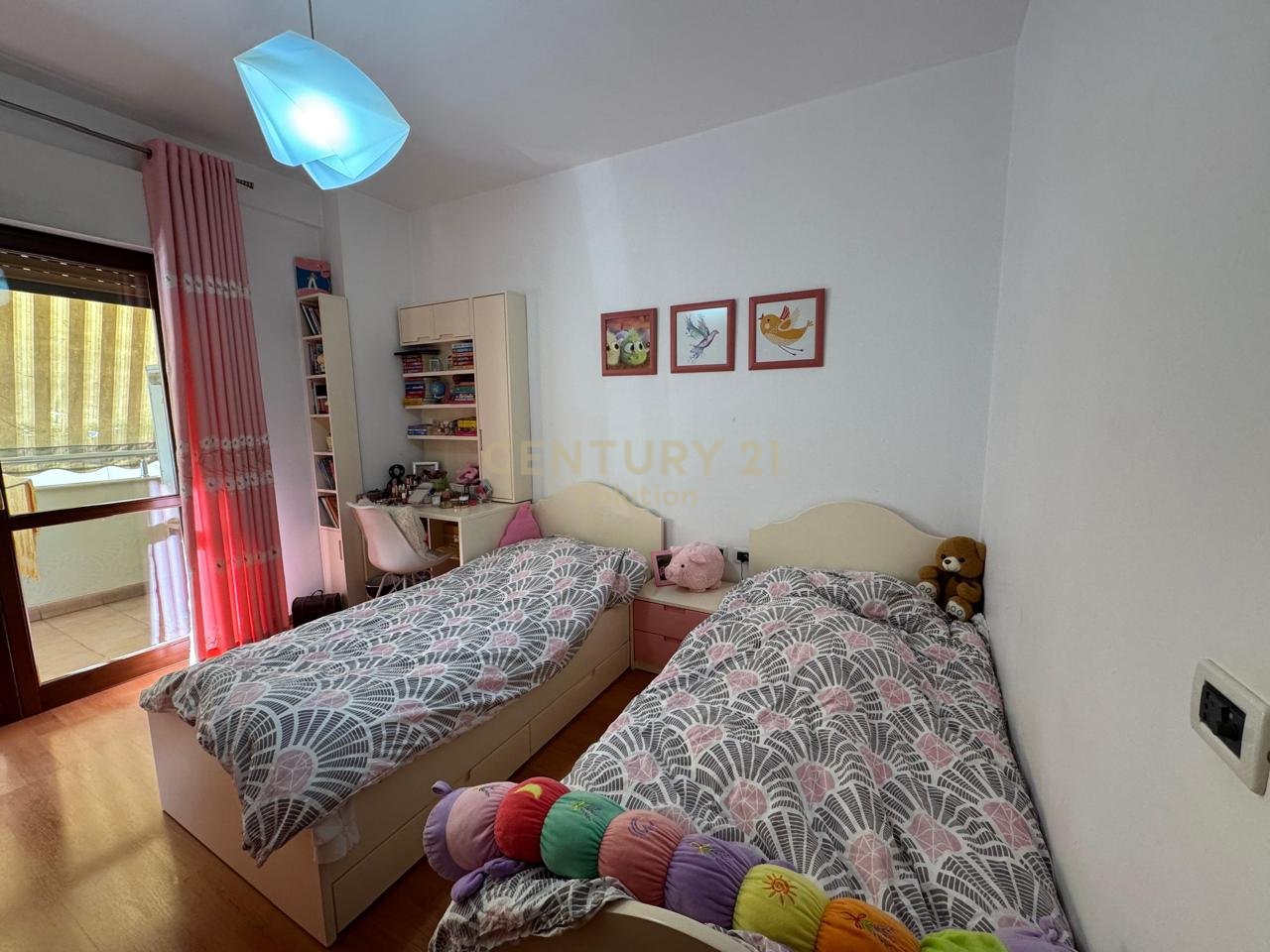 SHESIM APARTAMENT 2+1+2 TEK KOMUNA E PARISIT!