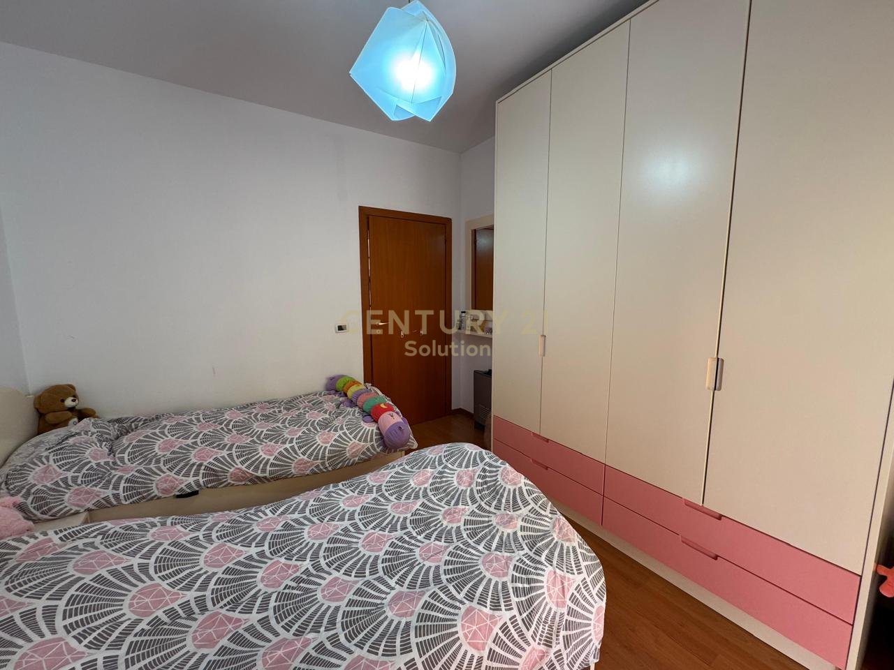SHESIM APARTAMENT 2+1+2 TEK KOMUNA E PARISIT!