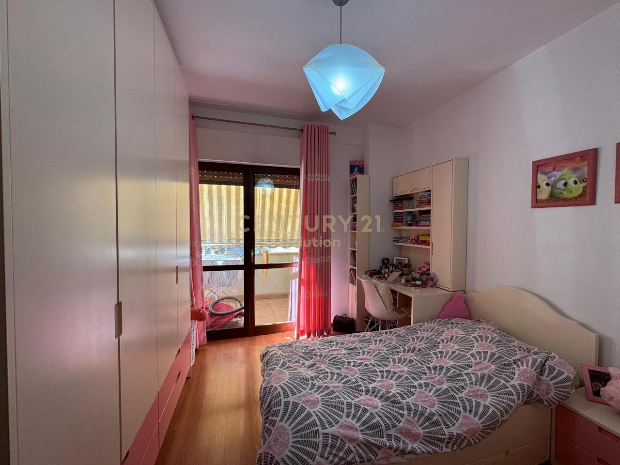 SHESIM APARTAMENT 2+1+2 TEK KOMUNA E PARISIT!