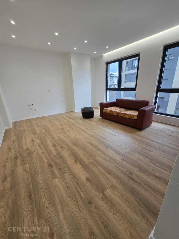 Appartamento 1+1 disponibile per affitto ufficio!