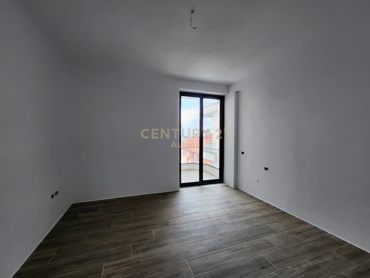 🌅 Apartament Ekskluziv me Pamje 360° në Vlorë