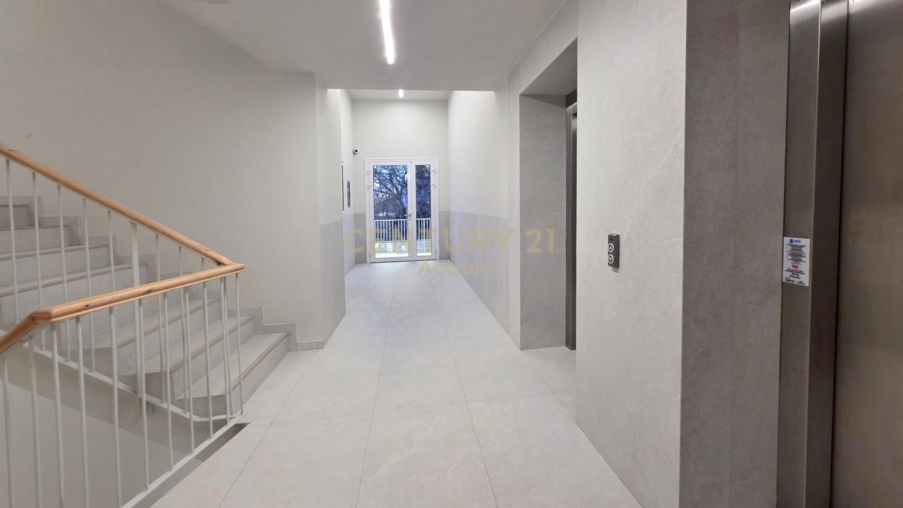 JAPIM ME QIRA AMBIENT PER ZYRE ,GARDEN SIDE RESIDENCE!