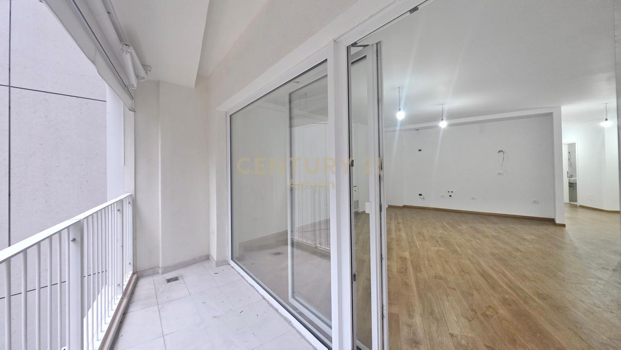 JAPIM ME QIRA AMBIENT PER ZYRE ,GARDEN SIDE RESIDENCE!