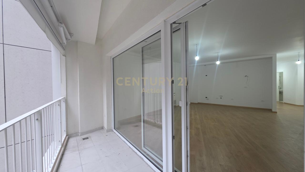 JAPIM ME QIRA AMBIENT PER ZYRE ,GARDEN SIDE RESIDENCE!