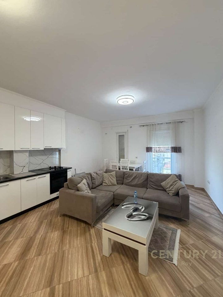 APARTAMENT 2+1+2 PER QERA NE QENDER TE DURRESIT!!!! - 500€ | 87 m²