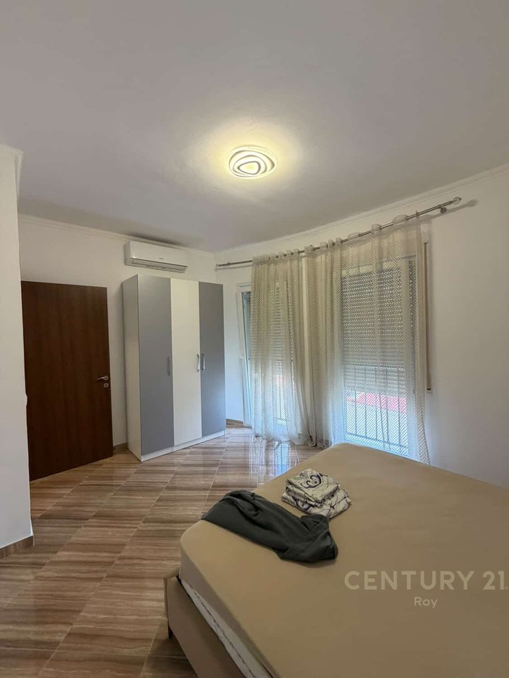 APARTAMENT 2+1+2 PER QERA NE QENDER TE DURRESIT!!!! - 500€ | 87 m²