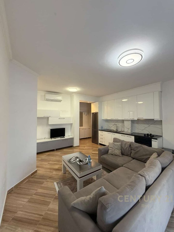 APARTAMENT 2+1+2 PER QERA NE QENDER TE DURRESIT!!!! - 500€ | 87 m²