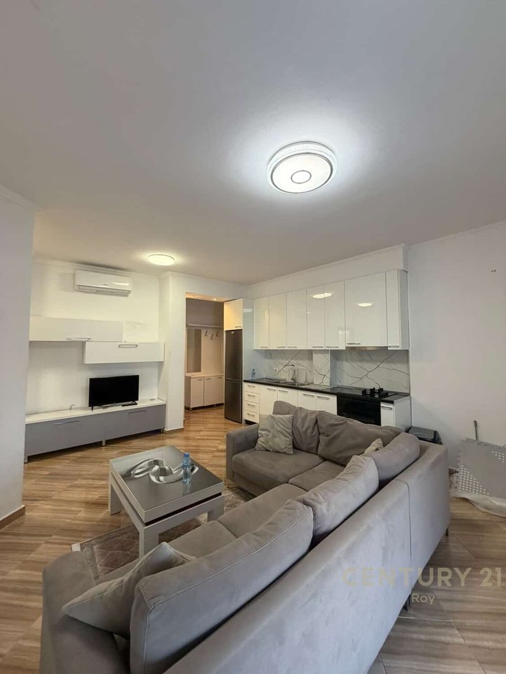 APARTAMENT 2+1+2 PER QERA NE QENDER TE DURRESIT!!!! - 500€ | 87 m²