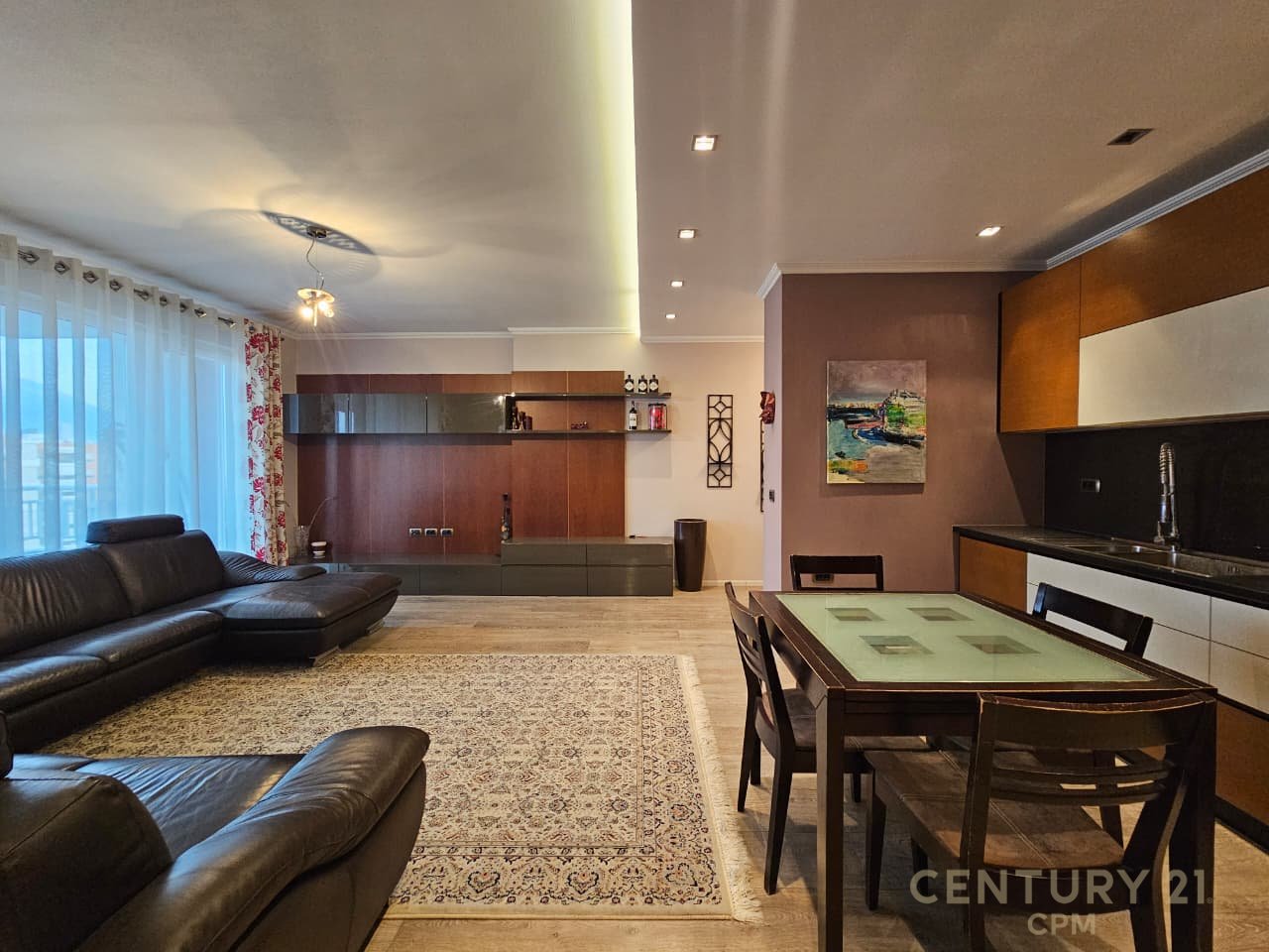 Super appartamento 3+1+2 in vendita di fronte a Delijorgji!