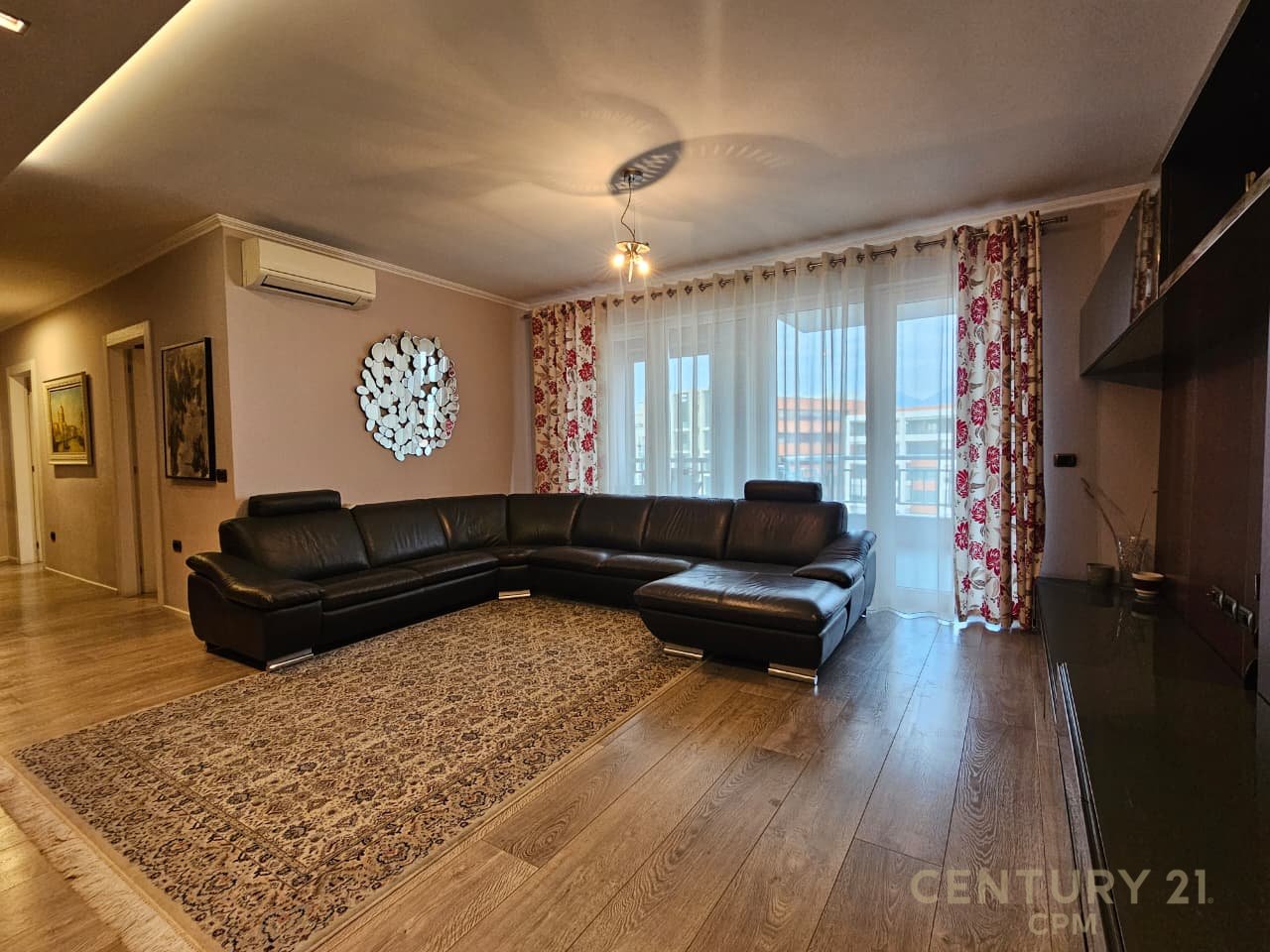 Super appartamento 3+1+2 in vendita di fronte a Delijorgji!