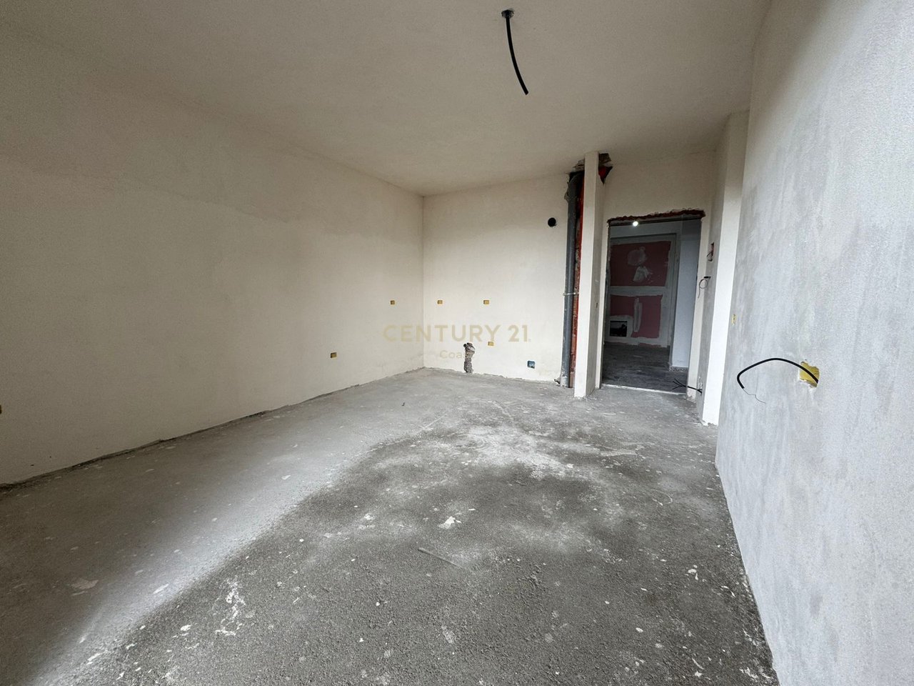 SHITET APARTAMENT  MODERN 1+1 PREMIUM  PRANE VLORA MARINA!!!