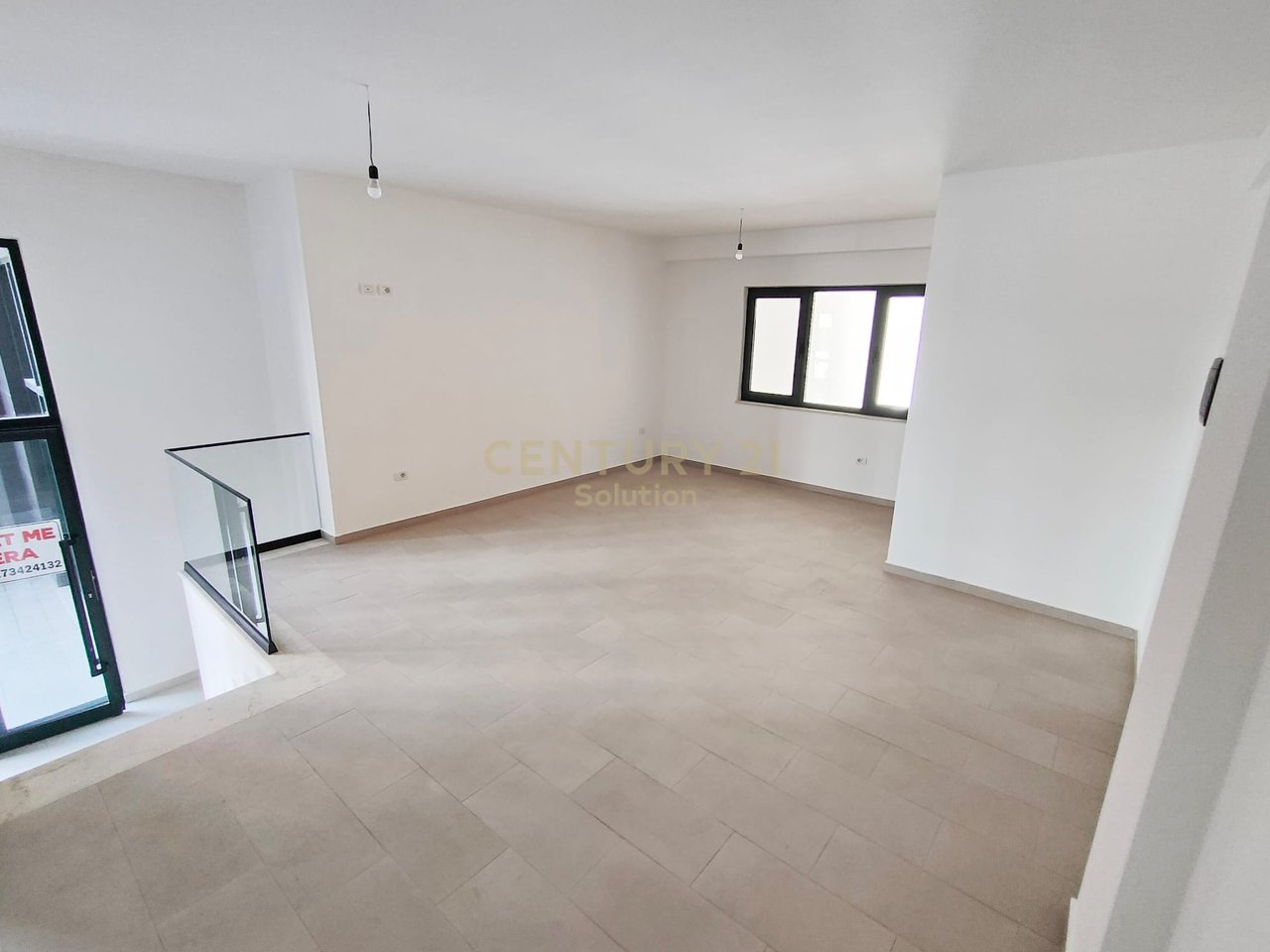 COMMERCIAL UNIT 44M2 FOR SALE AT THE RESIDENCE "GREEN CITY"!