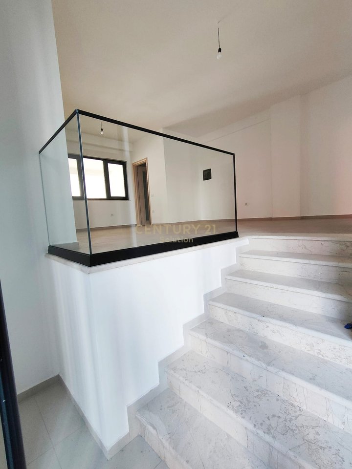 COMMERCIAL UNIT 44M2 FOR SALE AT THE RESIDENCE "GREEN CITY"!