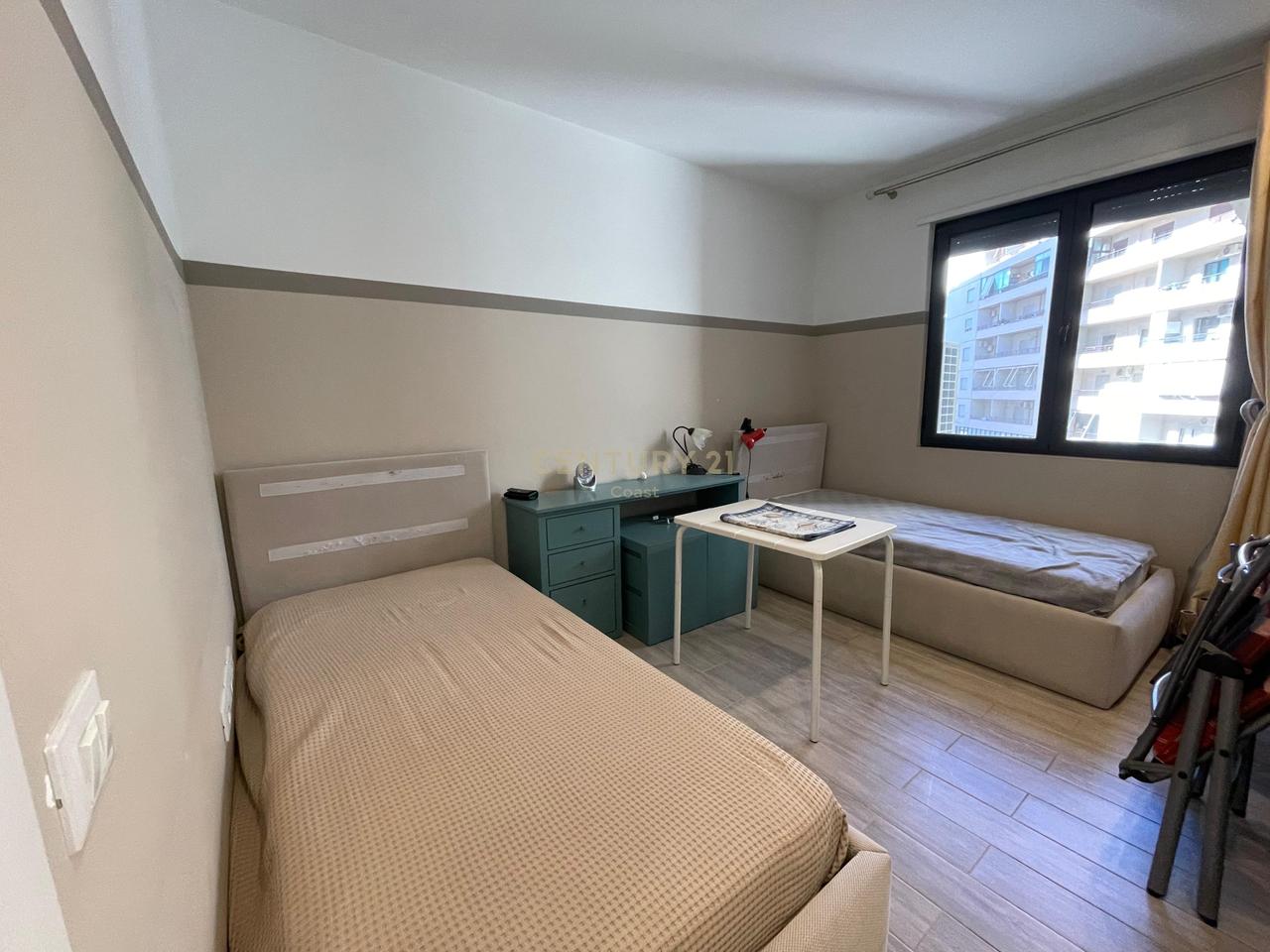 JEPET ME QIRA APARTAMENT 2+1 – RRUGA PAVARËSIA, LART MAX OPTIKA!