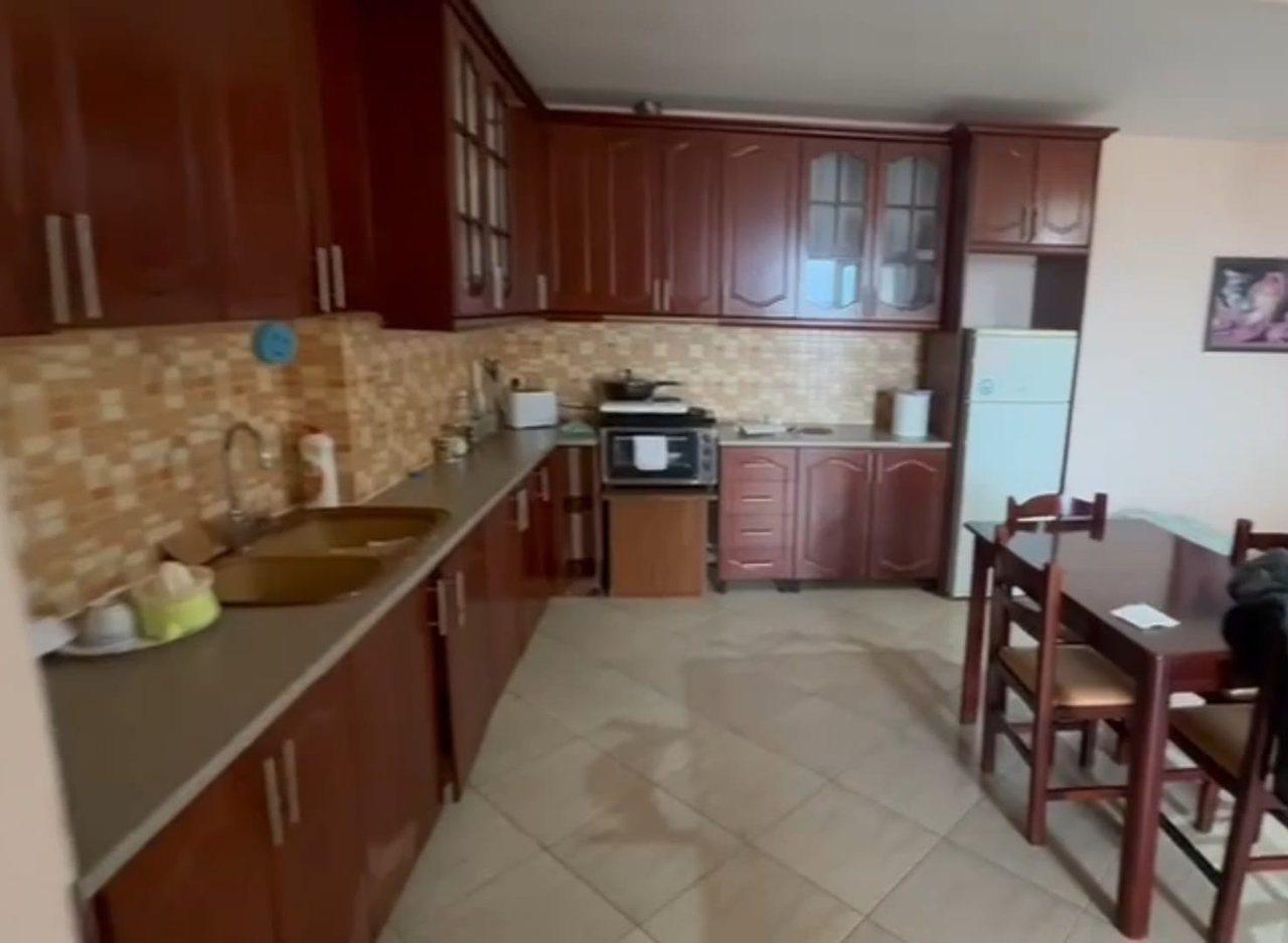 SARANDE, SHESIM APARTAMENT 2+1+2+DEPO