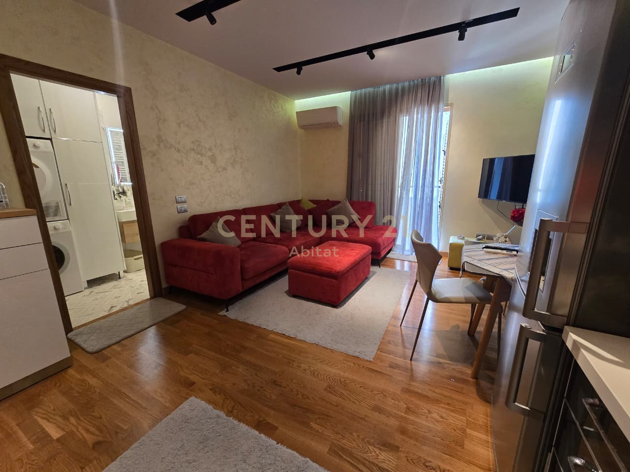 APPARTAMENTO 1+1 IN AFFITTO - LUNGOMARE, VLORË