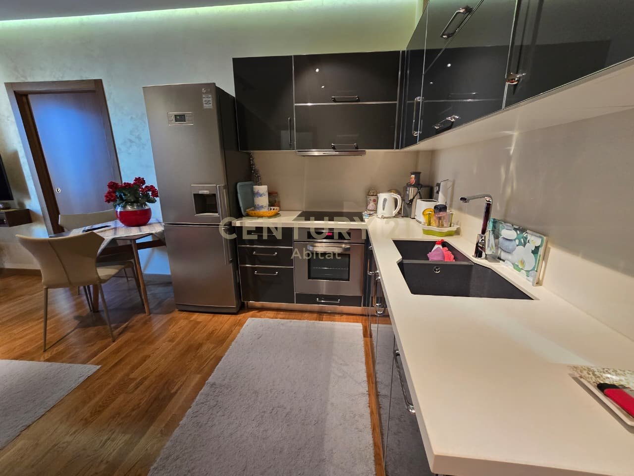 APPARTAMENTO 1+1 IN AFFITTO - LUNGOMARE, VLORË