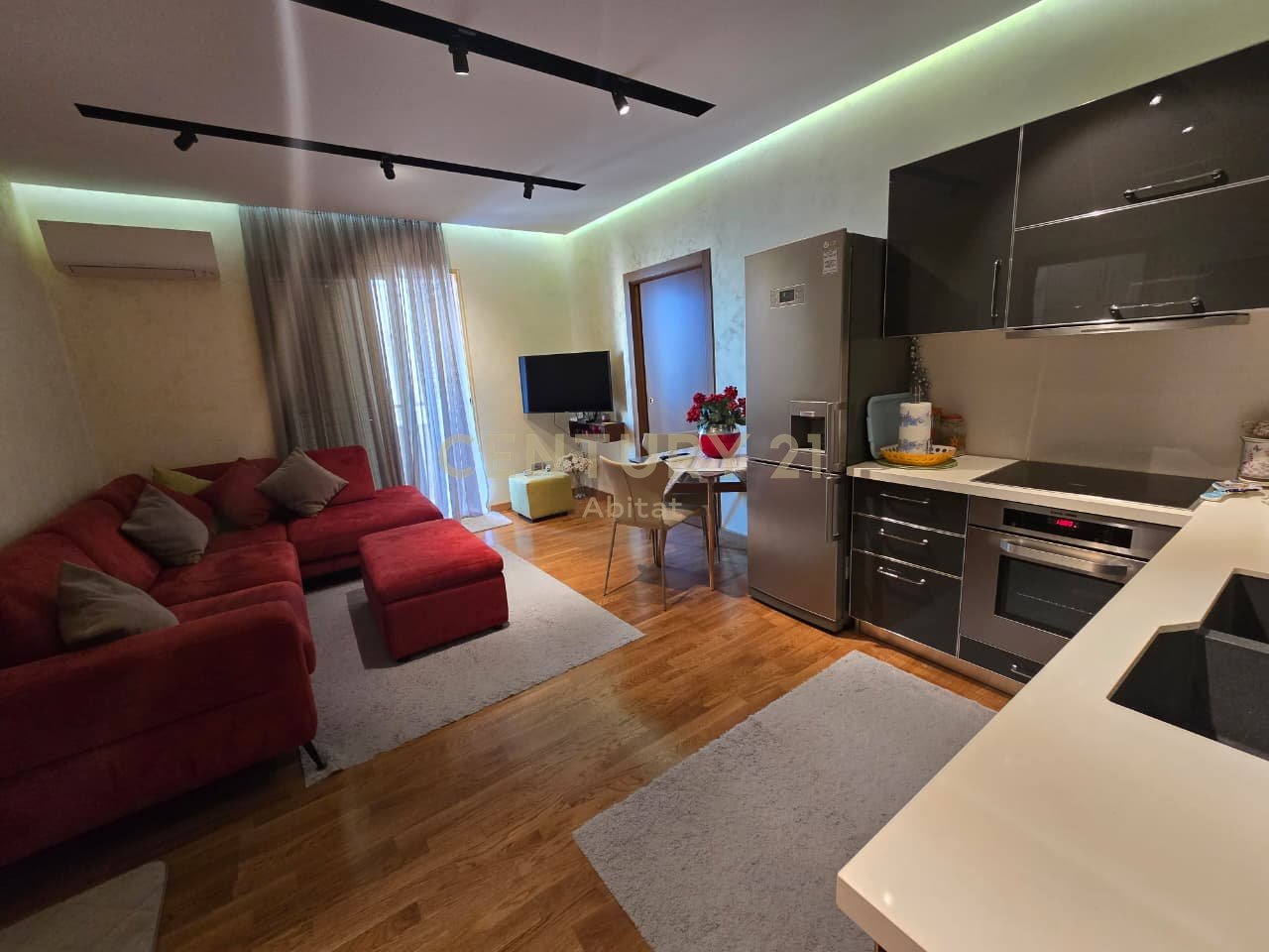 APPARTAMENTO 1+1 IN AFFITTO - LUNGOMARE, VLORË