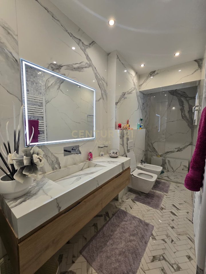 APPARTAMENTO 1+1 IN AFFITTO - LUNGOMARE, VLORË