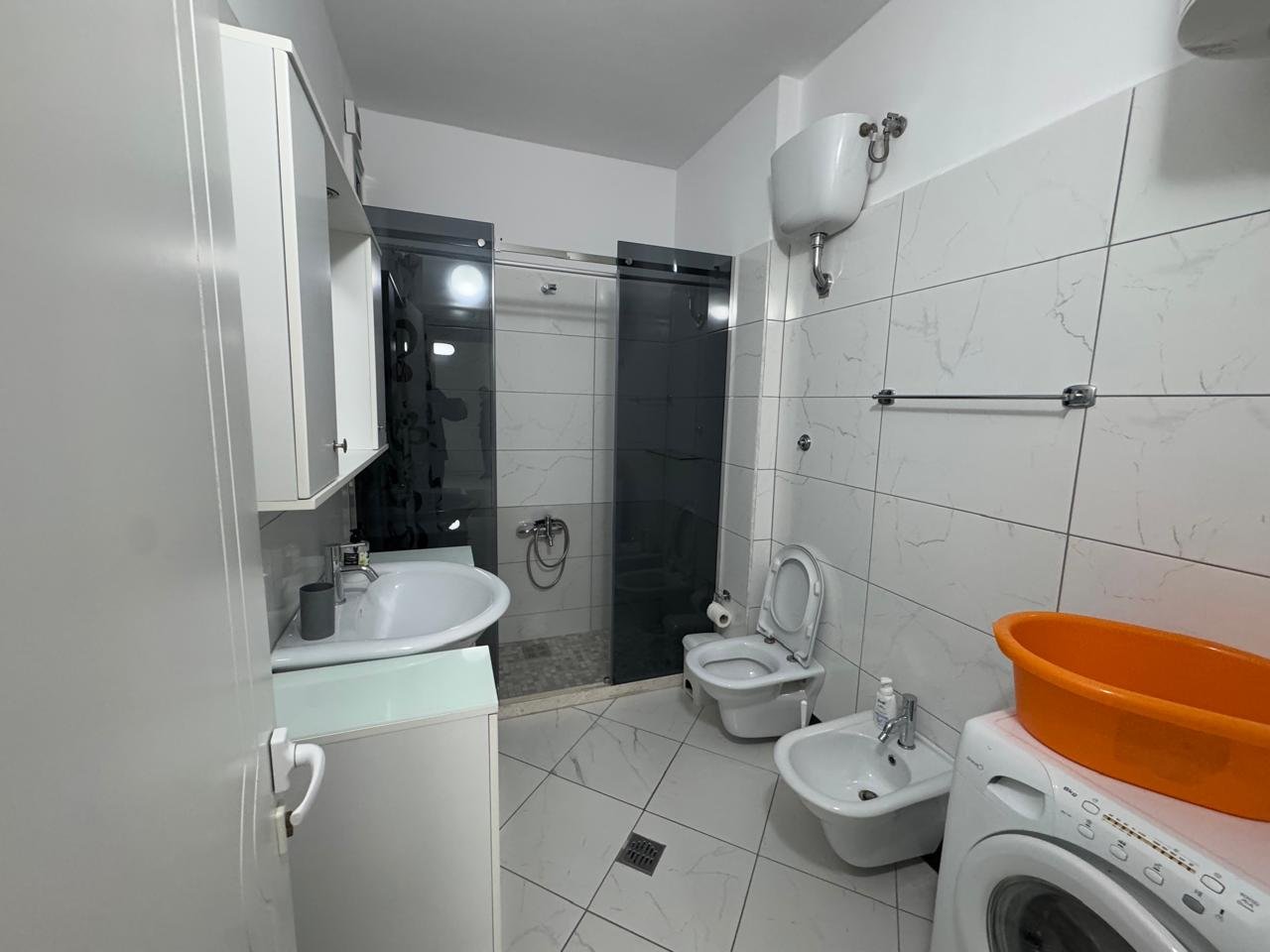 JEPET PER QIRA APARTAMENT 1+1 NE LUNGOMARE!