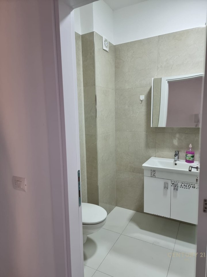 Apartament 1+1 te Komuna e Parisit