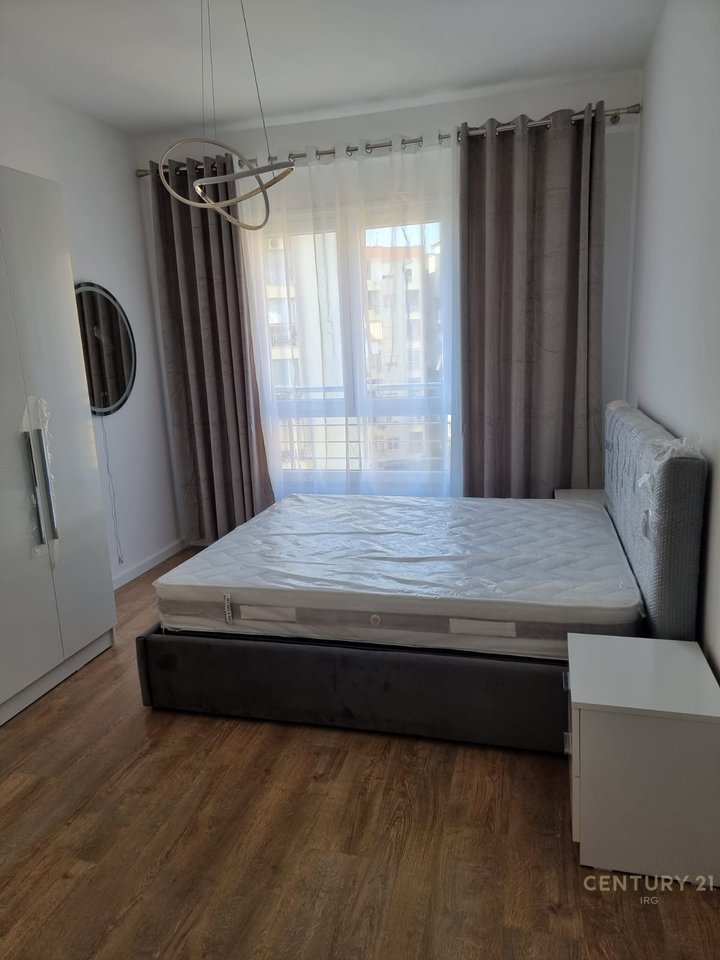 Apartament 1+1 te Komuna e Parisit