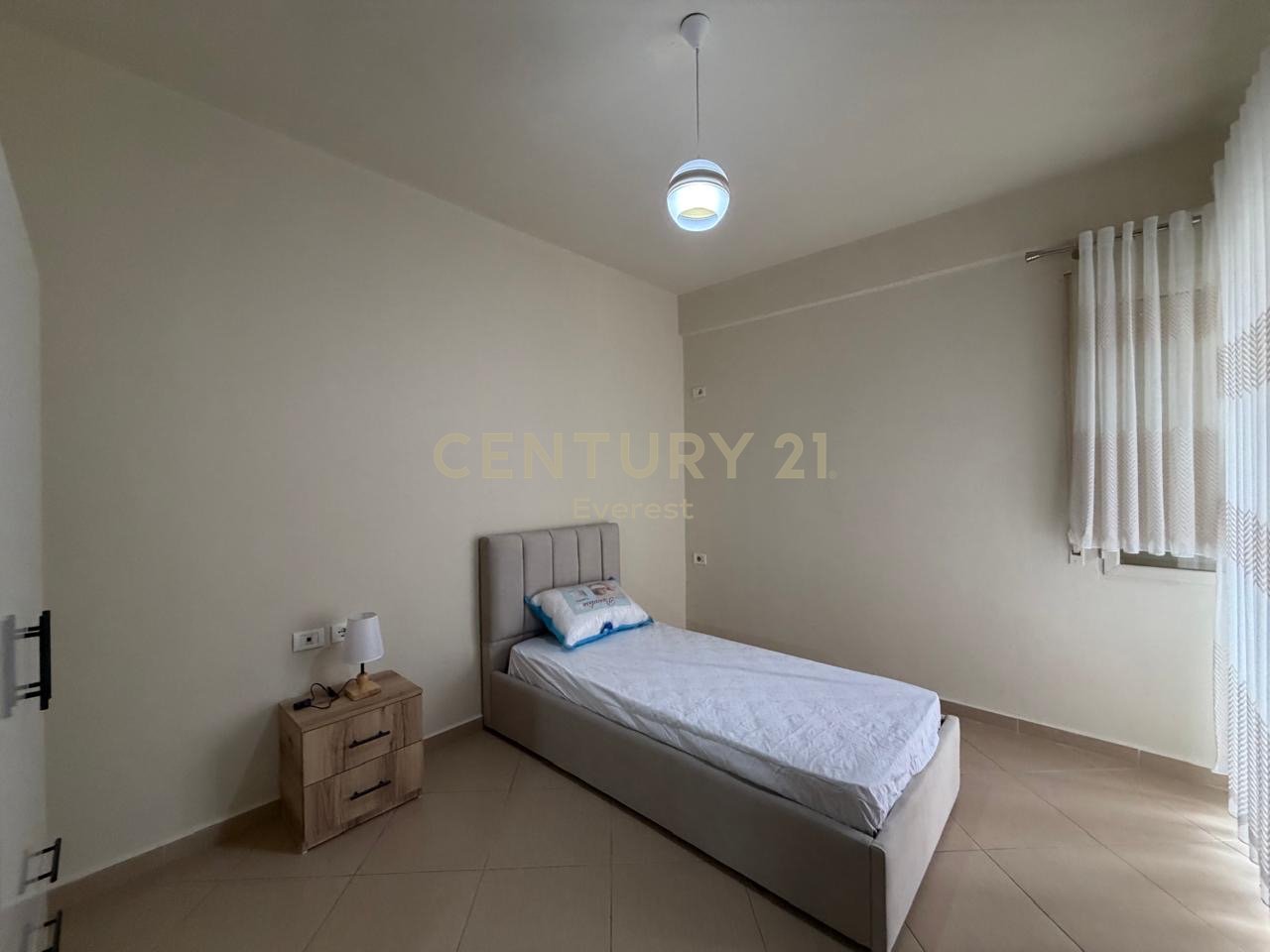 GOLDEN PARK, APARTAMENT 2+1 PER QIRA