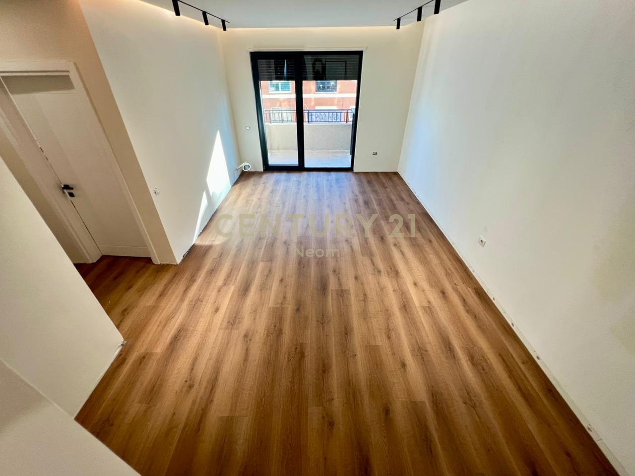 SHESIM, SUPER APARTAMENT 2+1+2 me POST PARKIMI, LIQENI THATË‼️