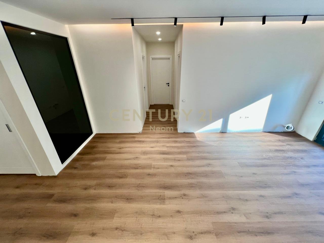 SHESIM, SUPER APARTAMENT 2+1+2 me POST PARKIMI, LIQENI THATË‼️