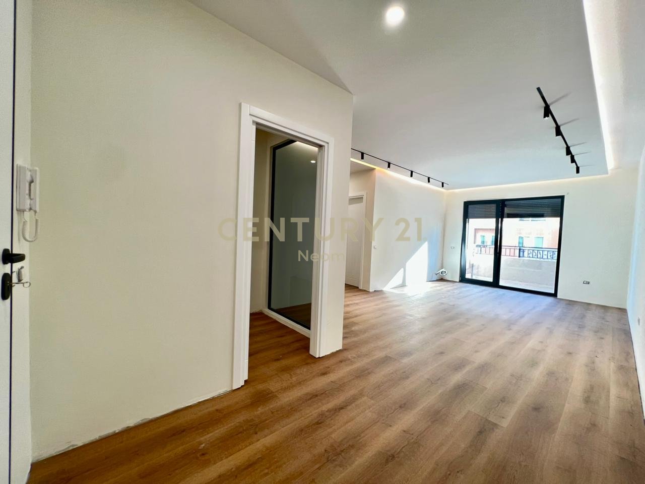 SHESIM, SUPER APARTAMENT 2+1+2 me POST PARKIMI, LIQENI THATË‼️