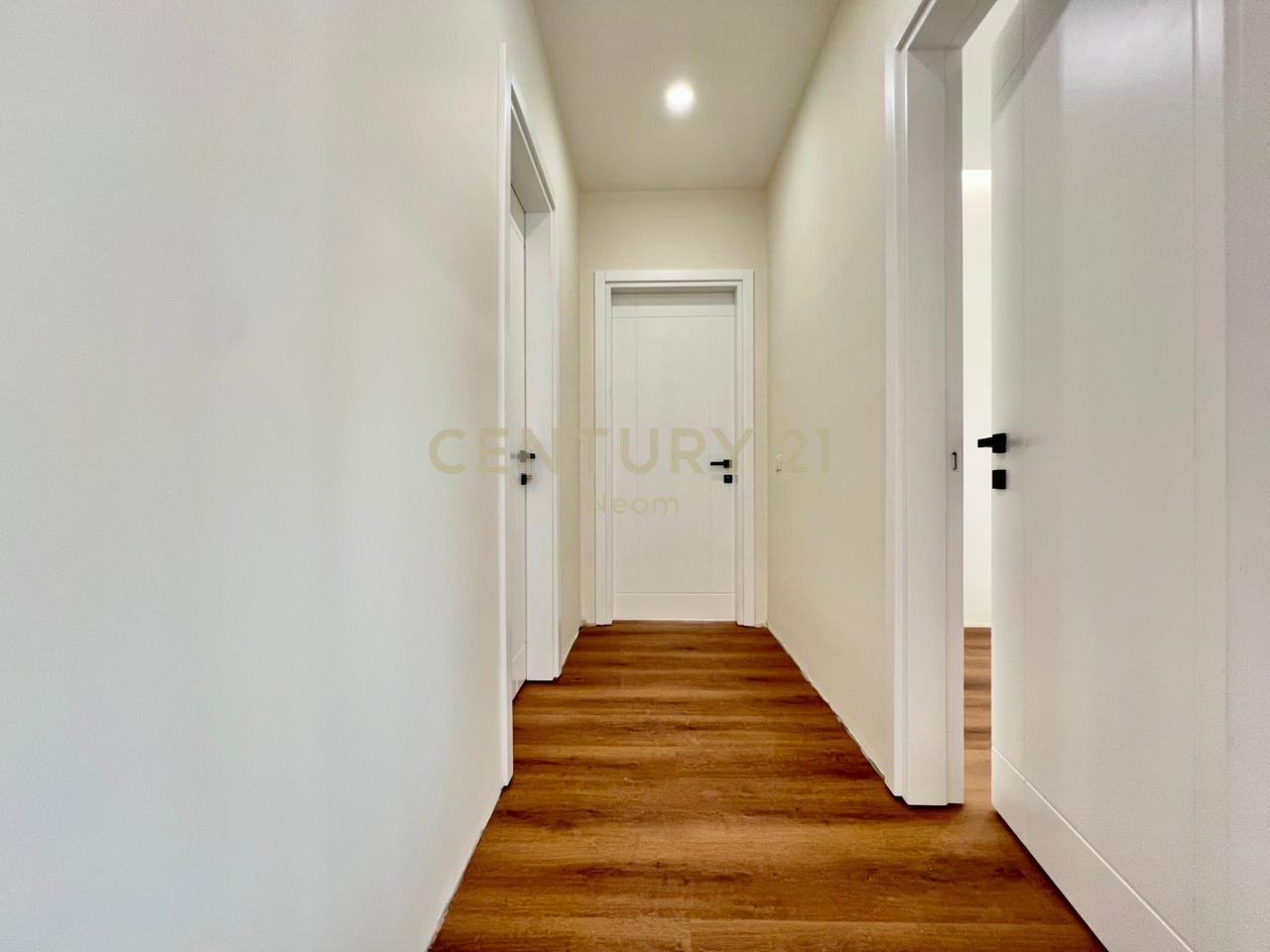 SHESIM, SUPER APARTAMENT 2+1+2 me POST PARKIMI, LIQENI THATË‼️