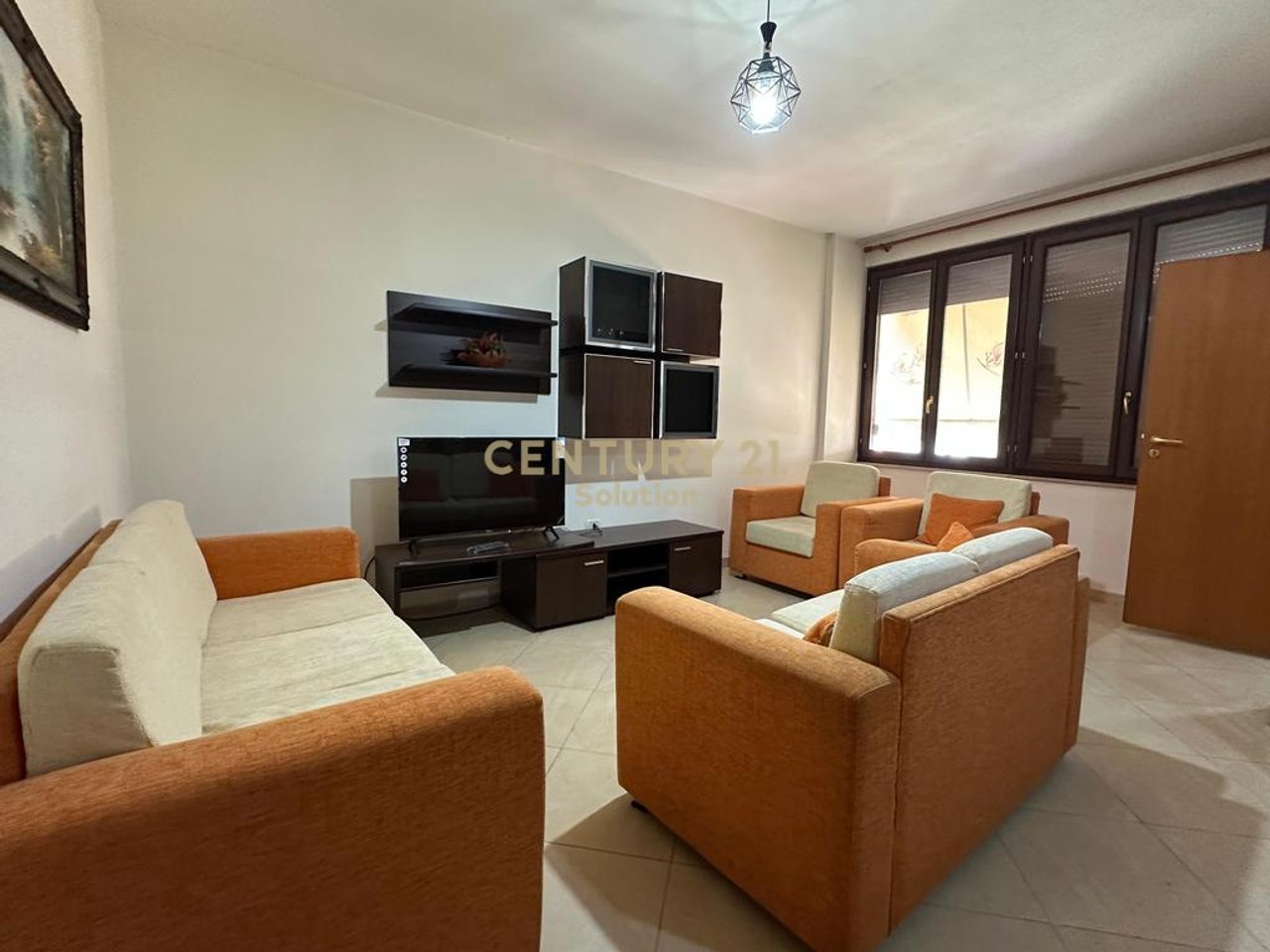 JEPET ME QIRA DUPLEX 1+1 TEK LULISHTJA E KOMUNES  SE PARISIT!