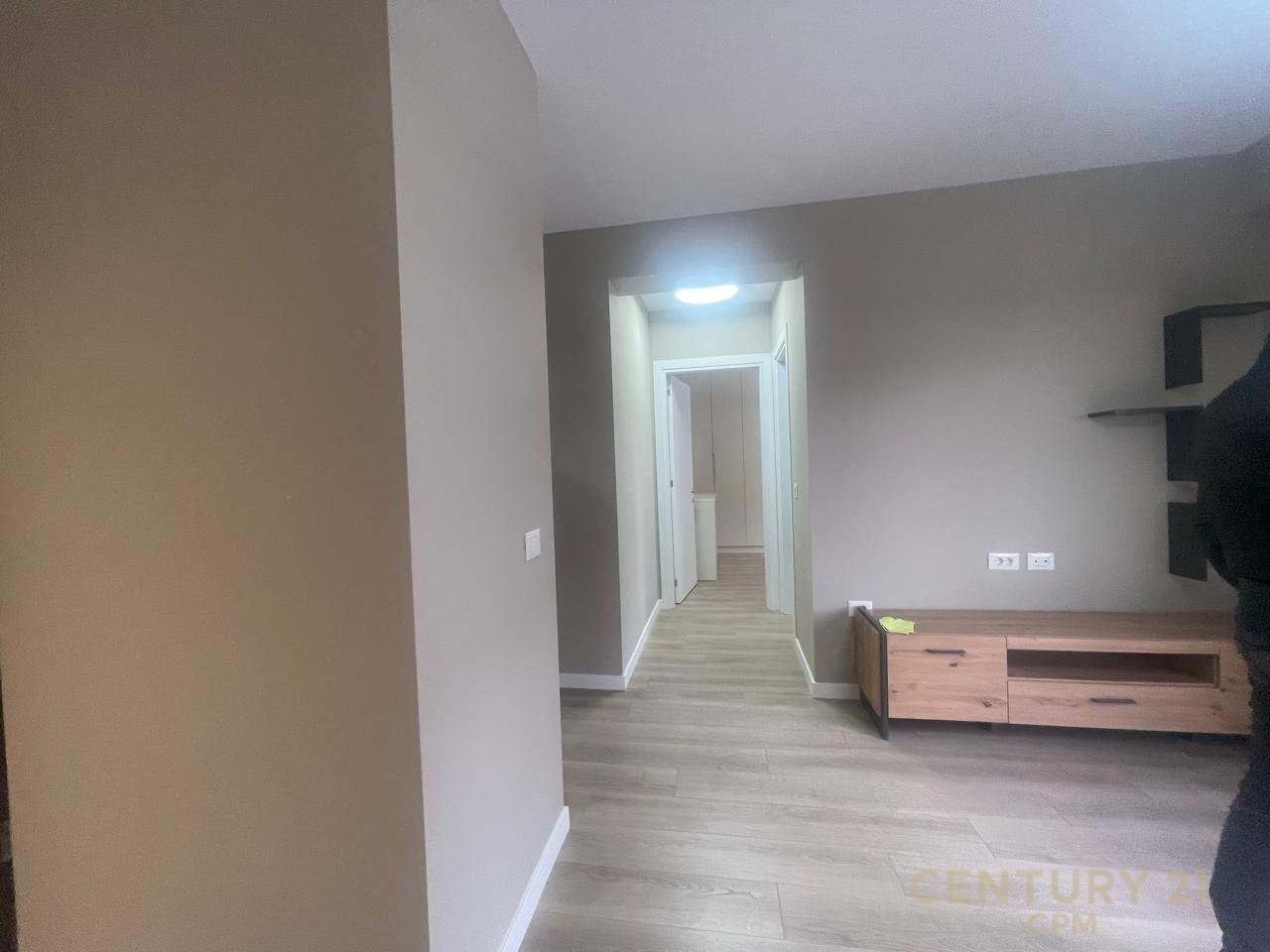 Shesim apartament 1+1 tek Kodra e Diellit!