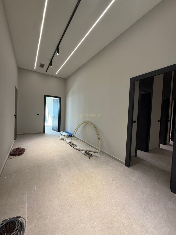 JEPET ME QIRA – NJËSI BIZNESI PREMIUM 340m²