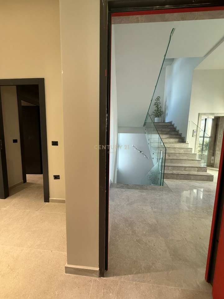 JEPET ME QIRA – NJËSI BIZNESI PREMIUM 340m²