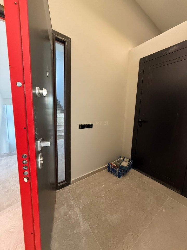 JEPET ME QIRA – NJËSI BIZNESI PREMIUM 340m²
