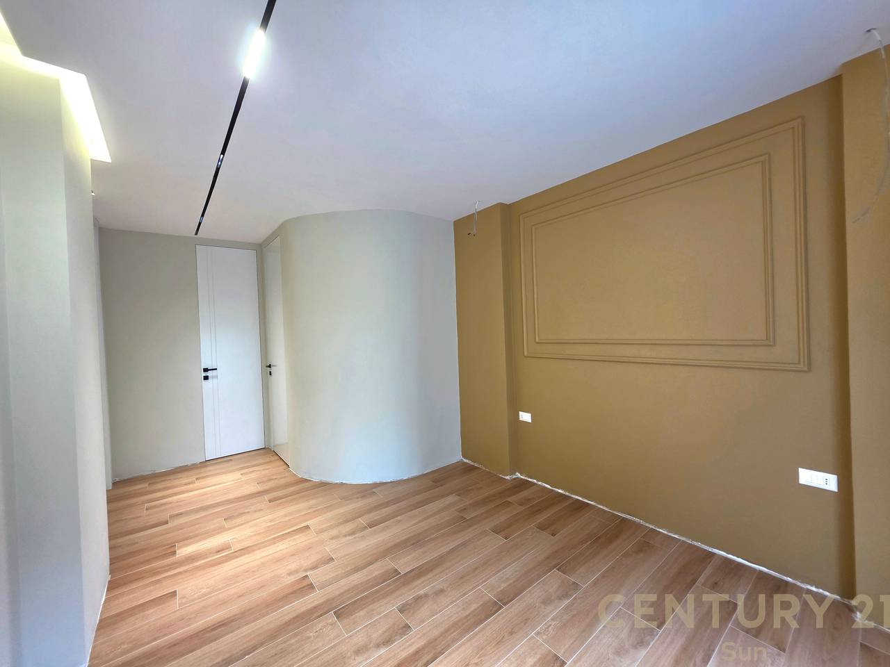 APARTAMENT 2+1 PER SHITJE PRANE KOMUNES SE PARISIT